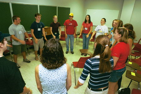 Ashli Sutton's FOCUS Group plays a game during New Student Orientation 2002. - Photo by Kristen Hiller