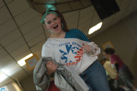 Sophomore Liz Hand is straight up rockin the 80s attire for SAC's 80s Skate Night. - Photo by Jonathan Blair