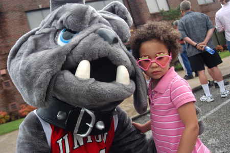 Buster meets a special friend, Hailey Jackson, during Freshman Move-In Day. - Photo by Brad Moore