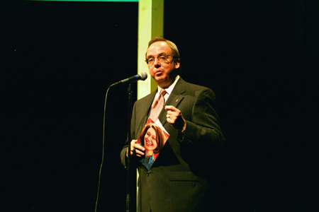 President David S. Dockery introduces Former Secretary of State James Baker at the Sixth Annual Scholarship Banquet. - Photo by Jim Veneman