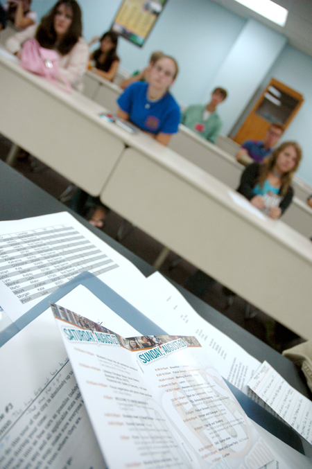 Brad Spencer goes over the Focus schedule with his group during New Student Orientation. - Photo by Kristen Nicole Sayres