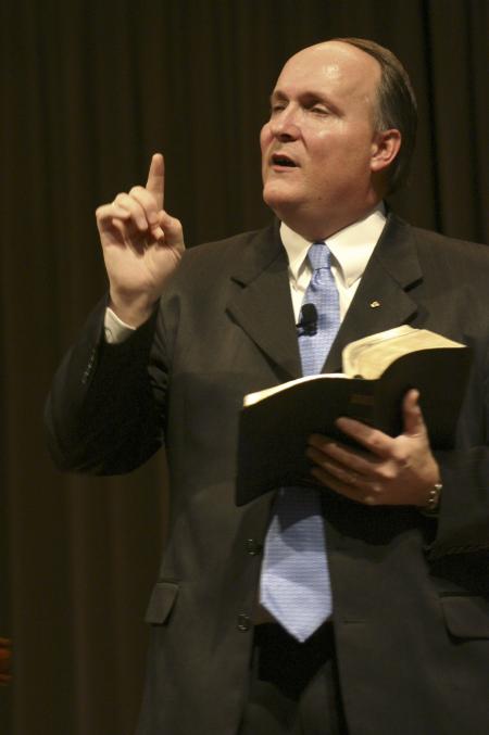 Jerry Tidwell, senior vice president for church relations, spoke from John 7:1-10 on <em>A Sibling Savior</em>. - Photo by Stephanie Schroeder