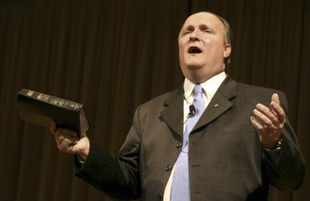 Jerry Tidwell, senior vice president for church relations, spoke from John 7:1-10 on <em>A Sibling Savior</em>. - Photo by Stephanie Schroeder
