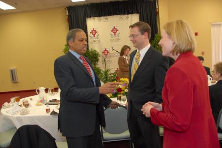 Greg and Kimberly Thornbury visit with Juan Williams before his address at the Union Forum. - Photo by Morris Abernathy
