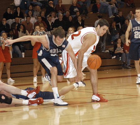 Bruno Martinessi (32) - sophomore guard from Asuncion, Paraguay - Photo by Jim Veneman