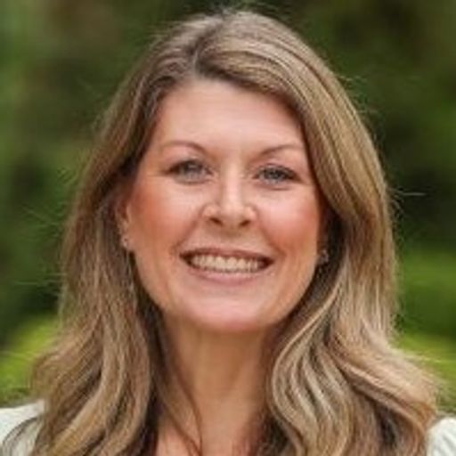 Amanda  Chenault