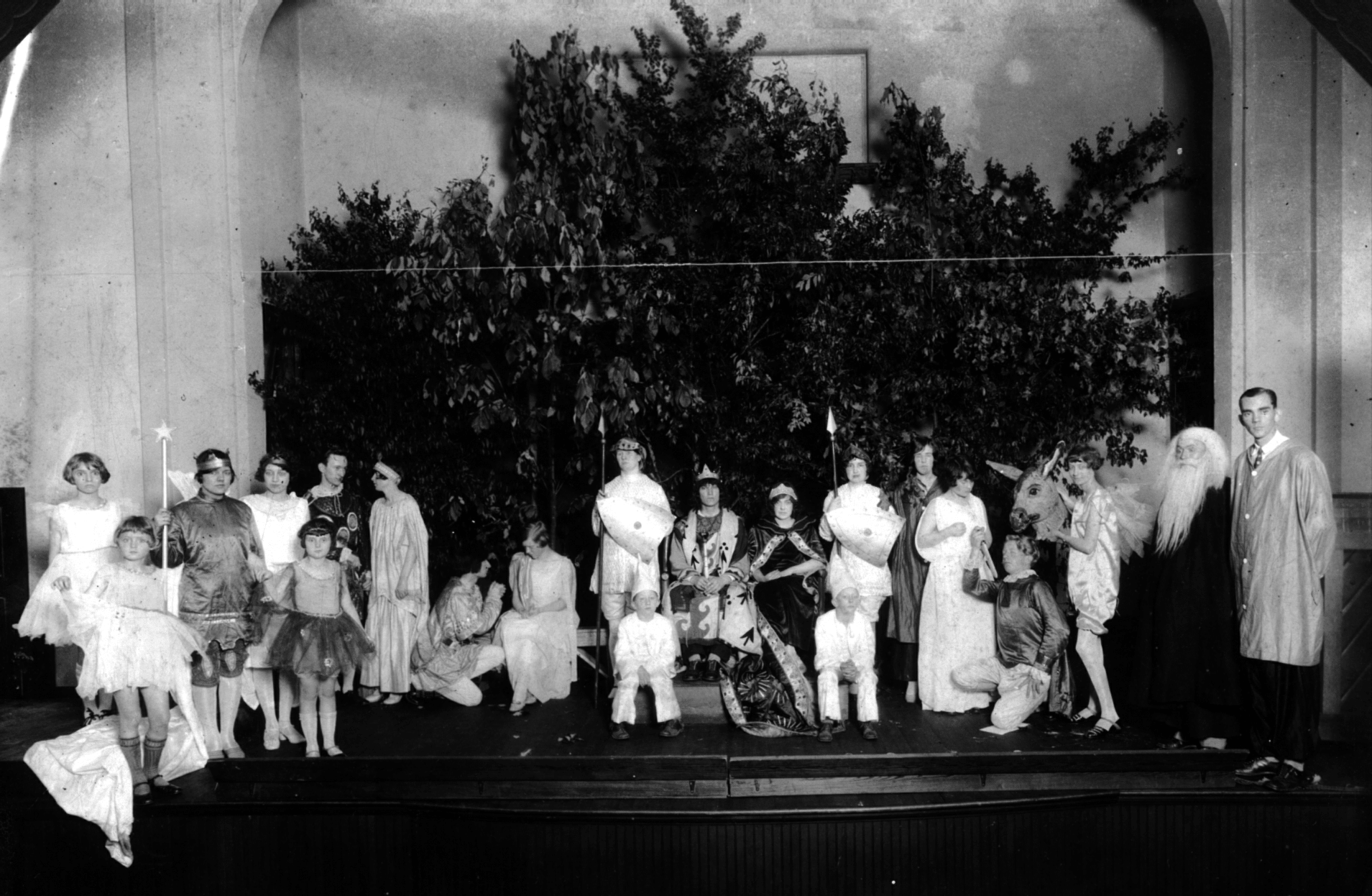 1928 Midsummer Night's Dream Cast Photo