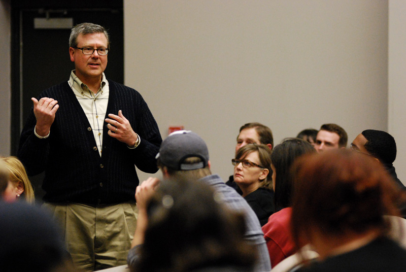 Hill speaking with students about the presidential transition